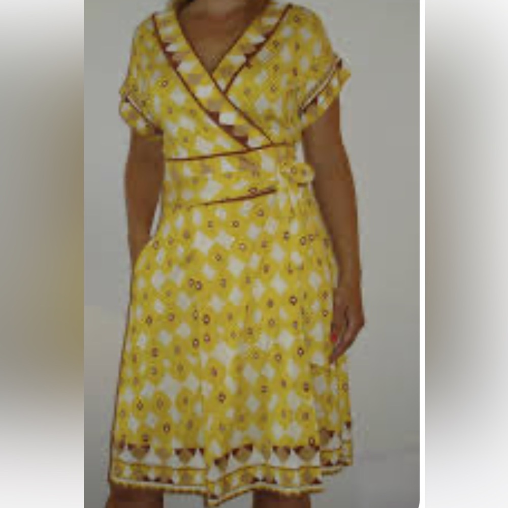 Diane Von Furstenberg Yellow Geometric Wrap Dress, size 6